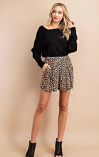 Load image into Gallery viewer, Pleated Leopard Shorts
